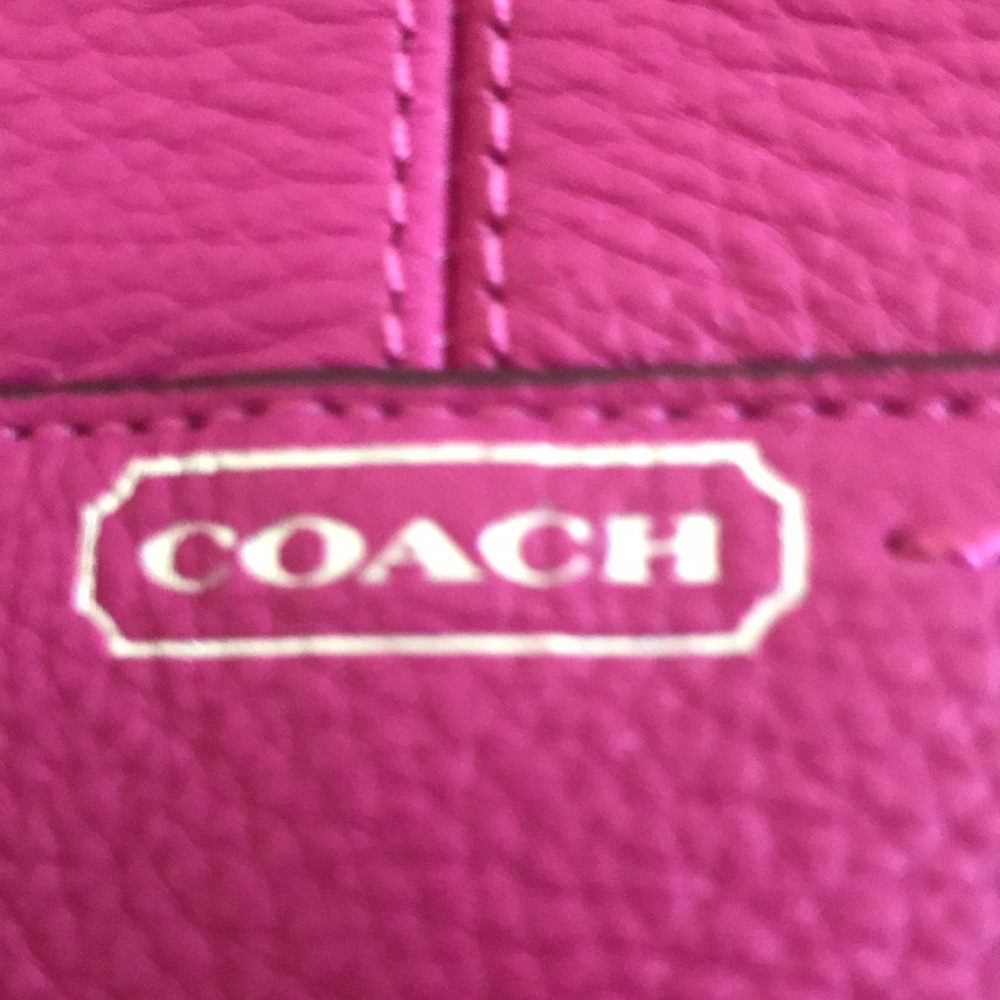fuchsia Coach bag - Picture 2 of 10